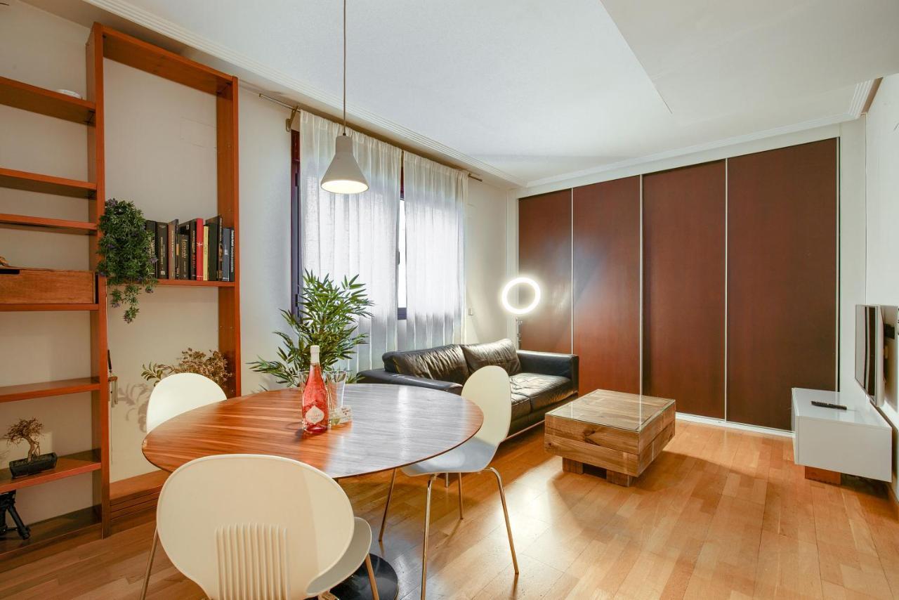 Apartamento En Chamberi Con Piscina - Lovely Apartment In The City Center With Swimming Pool 마드리드 외부 사진